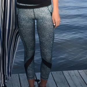 Size 2 Lululemon Crop leggings 5/8